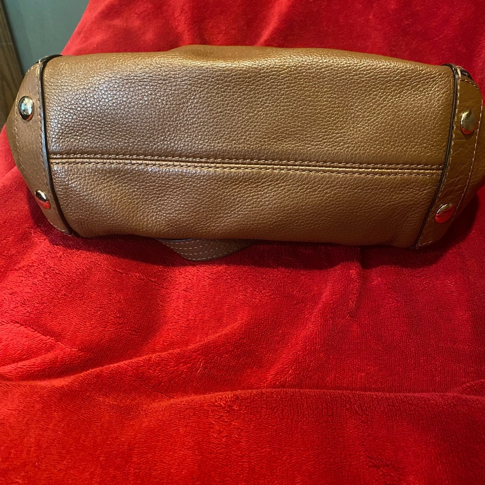 Michael Kors Tan Leather Shoulder Bag - Picture 3 of 8